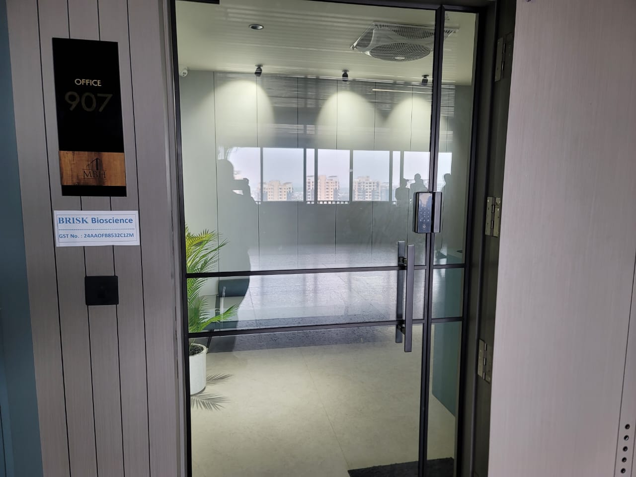 Brisk Bioscience Workspace